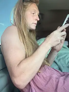 צ'אט XXX בשידור חי של GoldenFlameGoddess