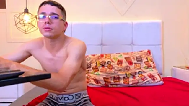 ZoeANDAlex_ Live XXX Chat