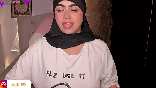 shayla_18 Adlı Modelin Web Kamerası Şovu