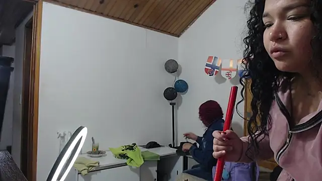 دردشة LITTLEJULES الجنسية المباشرة
