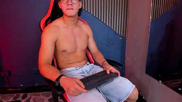 Axxel_Muscle's Webcam Show