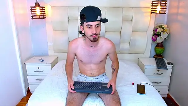 Lucas_Knight live XXX chat