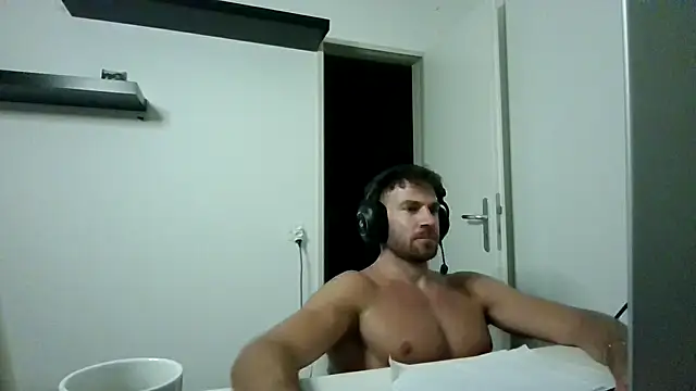 alpha-hunk live XXX chat