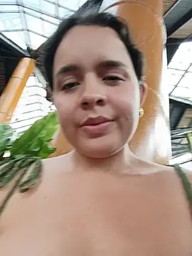 Онлайн чат XXX Julieth_hot-69