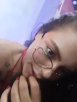 Онлайн чат XXX Caroline420_