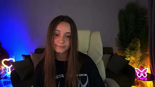 TinyNatalie Chat XXX in diretta