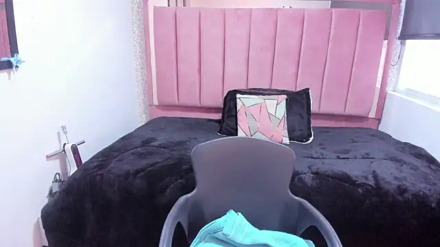 MiaWils_'s Live XXX Chat