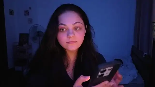 Živý XXX chat _Mikky_lil_