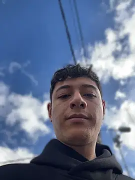 Show de iykyk_apolo na webcam