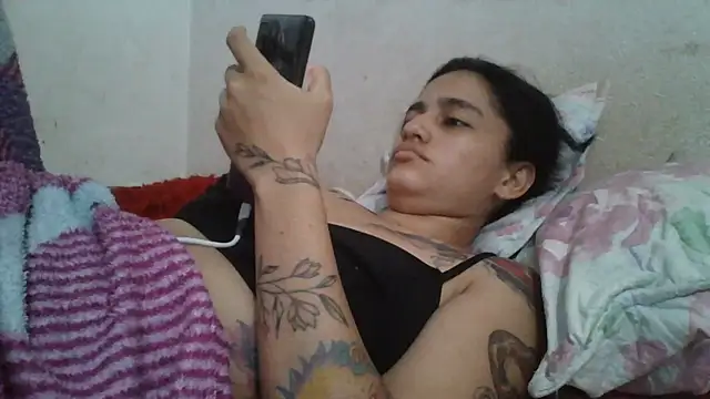 צ'אט XXX בשידור חי של girl_tits