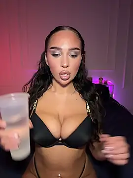 Chat XXX ao vivo de CardiSweetBaby