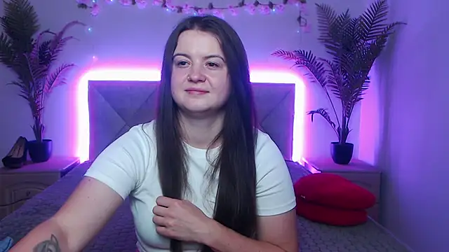 Chat +18 de MavkaCute ao vivo