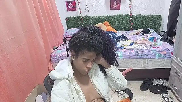 thianahorny's Live XXX Chat
