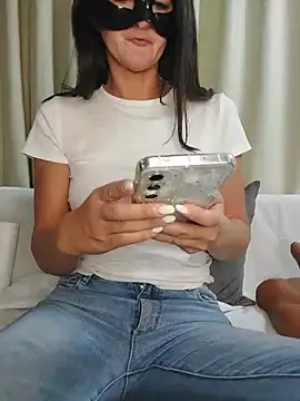 Вебкам-шоу HornyMom_