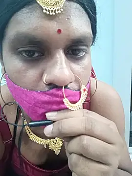 Poojar69 Show in webcam