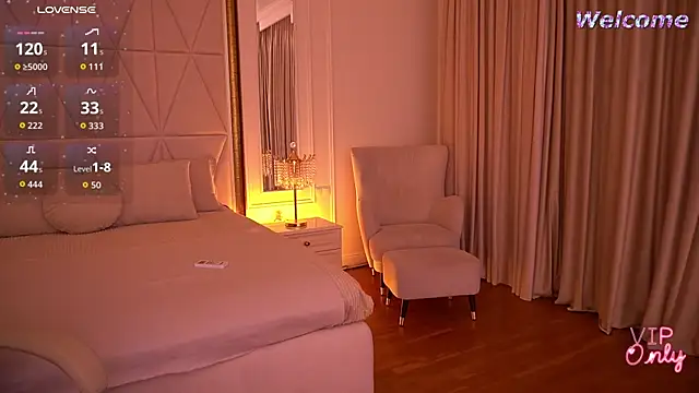 Онлайн чат XXX EllaGoldenn