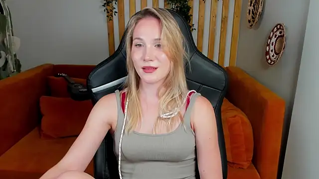 ElaraVoltage Chat XXX live