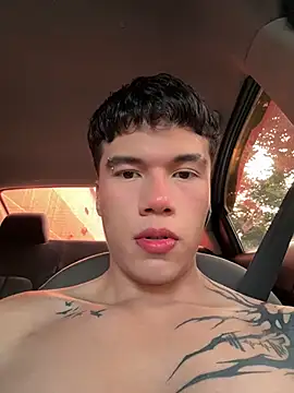 Logan_smith1 即時 XXX 聊天