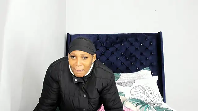 ConnieSmall24's Live XXX Chat