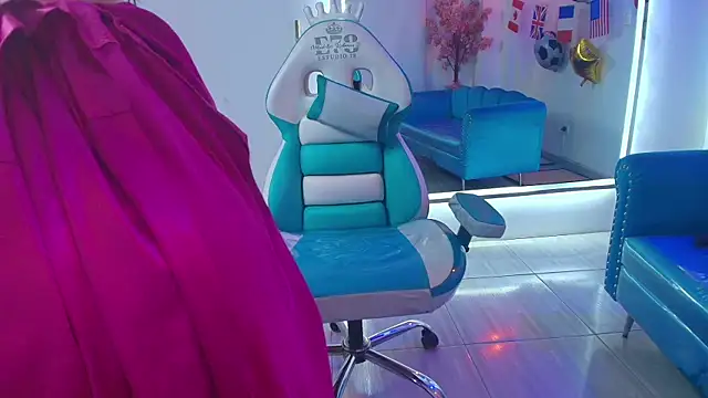 Isabella_rows live XXX chat