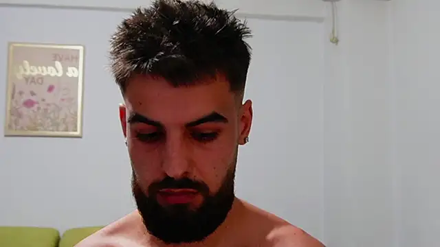 HairyRobxxx Adlı Modelin Canlı XXX Sohbeti