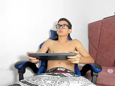 Steel_jheder Live XXX-Chat