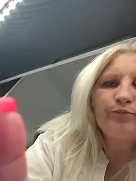 Divineblond 라이브 XXX 채팅