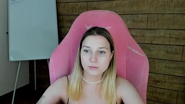 TinnaBurton's Live XXX Chat