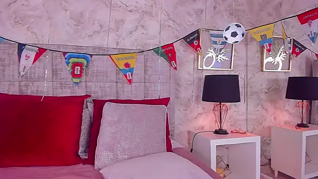 Chat +18 de nathalymooree ao vivo