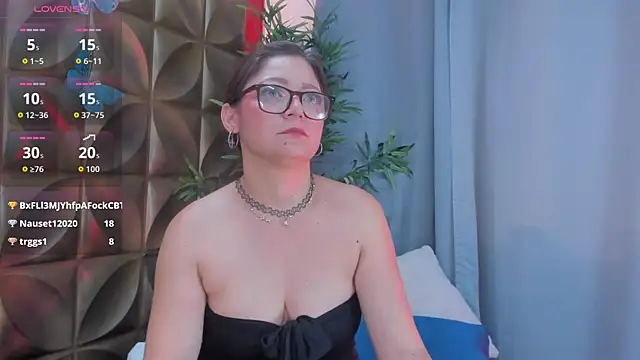 Gaia_rougee's Live XXX Chat