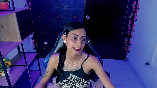 KarlaSlutSkinny__ Adlı Modelin Canlı XXX Sohbeti