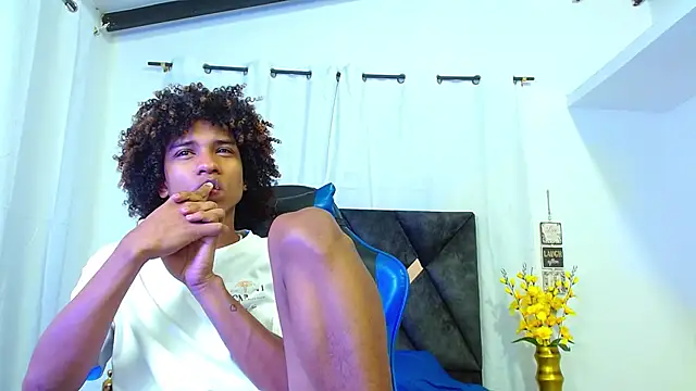 Show modela angelll18_ na web-kameri