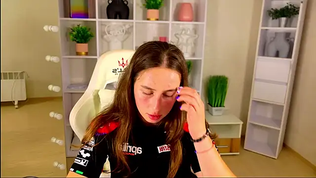 NadinnL élő XXX-chatje
