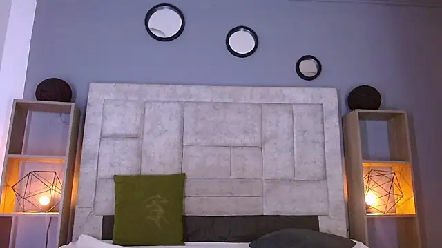 Chat +18 de RoxxySweet01 ao vivo