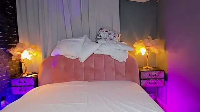 AmedeeaBanks' Live XXX Chat