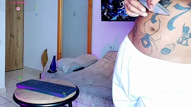 Chat XXX en directo de zaiin_diesel