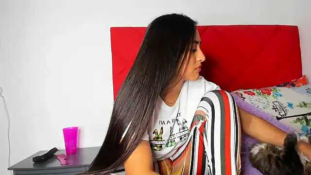 Alexxa_Rodriguez: онлайн-секс-чат