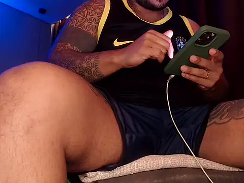 XXX chat uživo modela Ale_Mineiro