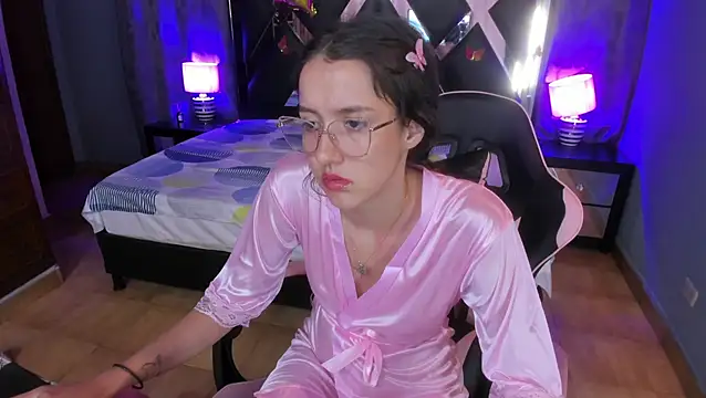Živý XXX chat Linda4Petite