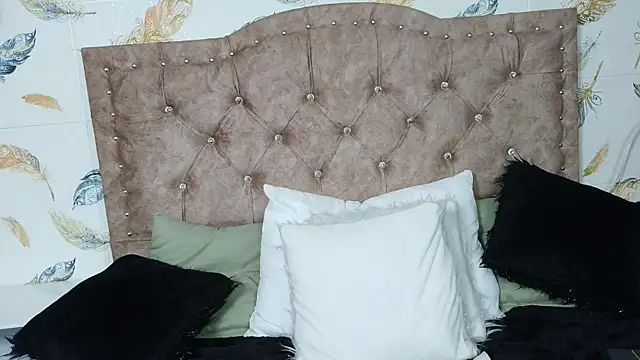 Chat +18 de Naomye_Lm ao vivo