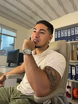 Chatroom XXX en direct de Dimitri_Colleman