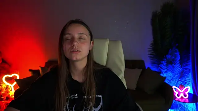 Chat +18 de TinyNatalie ao vivo