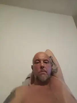 HornyDaddyMuscle: διαδικτυακό σόου στην κάμερα