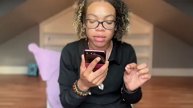 zahrabliss' Live XXX Chat