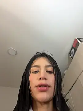 Emmily_19n Live XXX chat