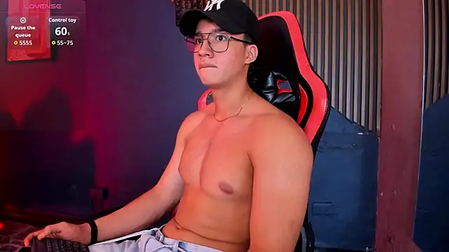 Chat XXX ao vivo de Axxel_Muscle