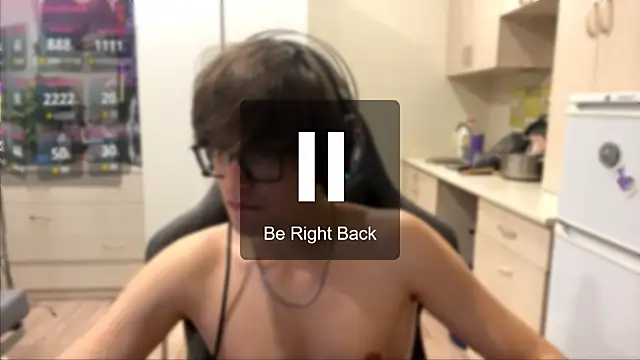 XXX chat uživo modela JadeNoiiir