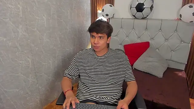 Thiago_Kozak Pertunjukan Webcam
