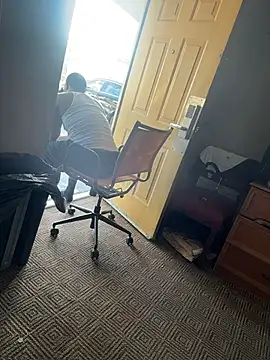 Stressreliever82 Show in webcam