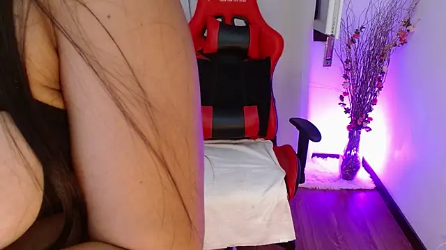 Živý XXX chat lucy_luu_